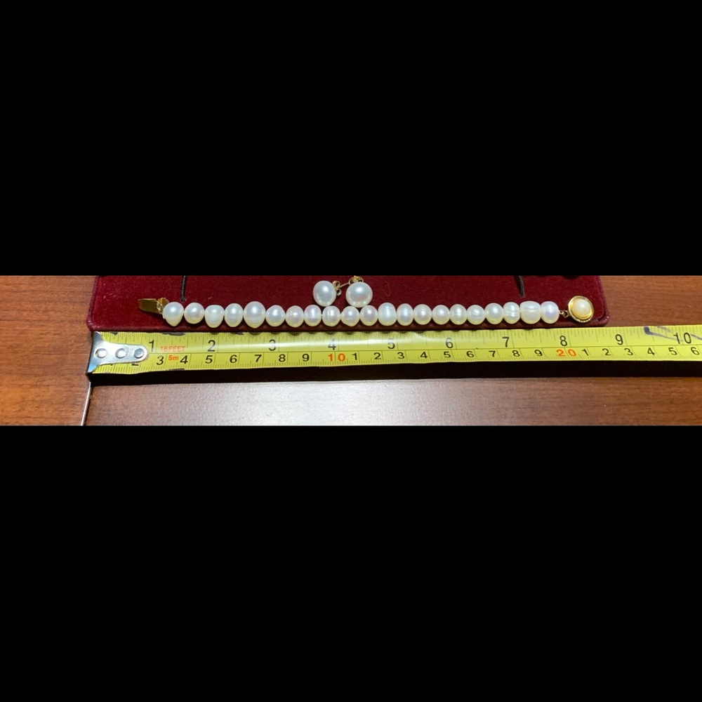 Real Pearl Necklace With Diamonds and Gold Clasp - Picture 16 of 16